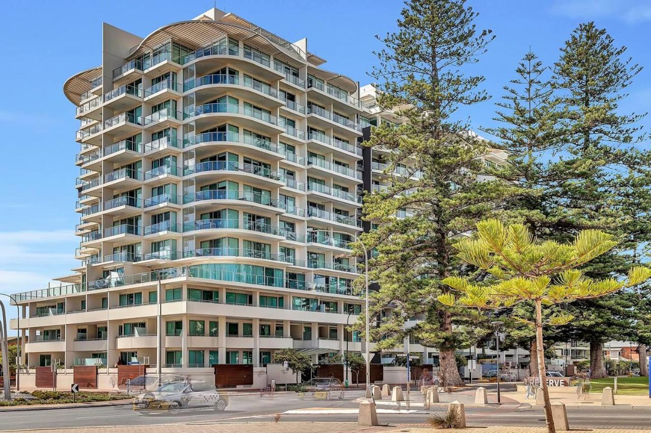 Waterfront Resort-Style Living At Glenelg Beach Adelaide Kültér fotó