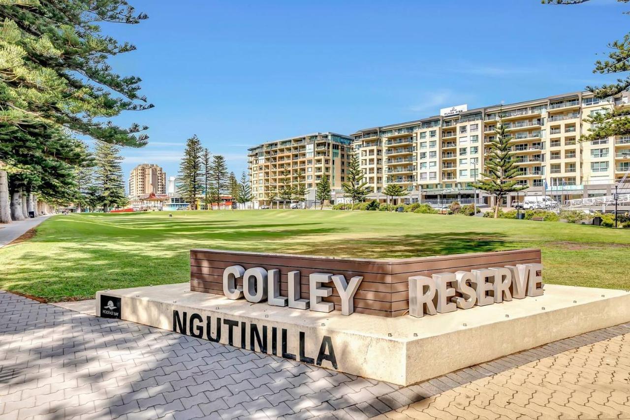 Waterfront Resort-Style Living At Glenelg Beach Adelaide Kültér fotó
